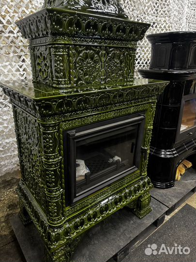Изразцовый камин с чугунной топкой