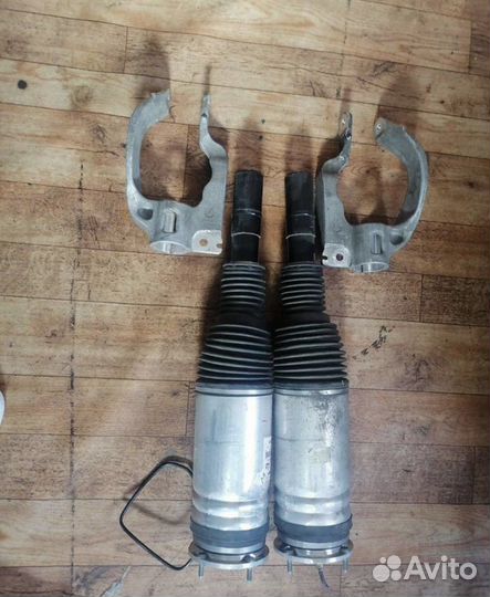 Передние пневмостойки Range River L405 L494