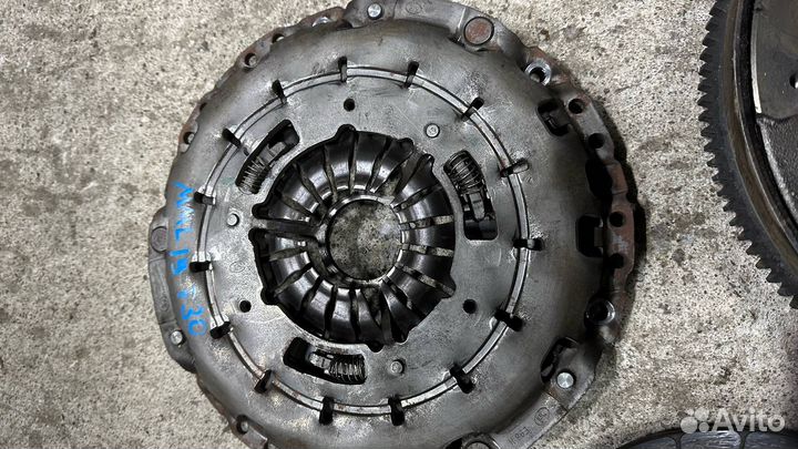 Маховик BMW 3 F30/F31/GT F34 F30 2013 21208631807