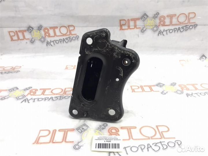 Кронштейн усилителя переденго бампера правый Lexu