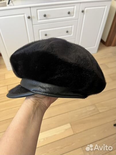 Женская меховая кепка