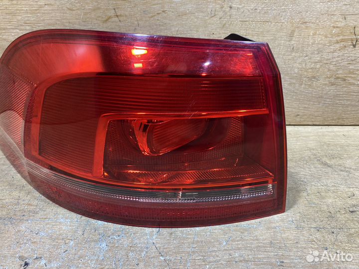 Фонарь левый Volkswagen Passat B7 Арт. 111340