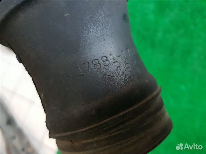 Патрубок воздушного фильтра Toyota Land cruiser