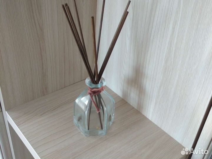 Флакон для аромамасел с палочками