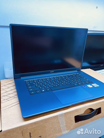 Игровой ноутбук MSI i5-1155g7/irisXE 4Gb