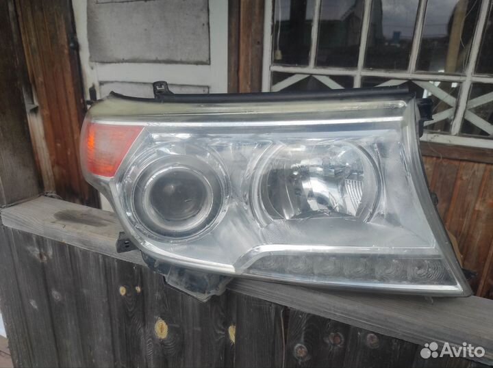 Фара правая toyota land cruiser 200 12-15