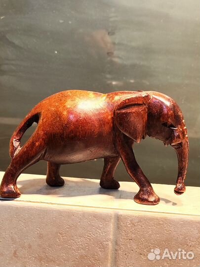 Статуэтка слон дерево