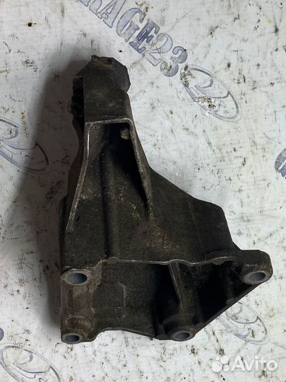 Кронштейн опоры двигателя Audi A6 C5 2.7