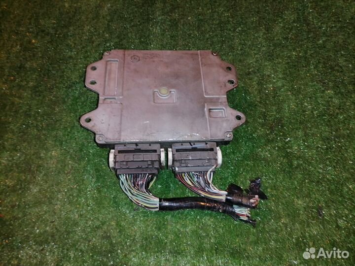 Блок управления двигателем LF-VE LFS5-18-881B Mazd