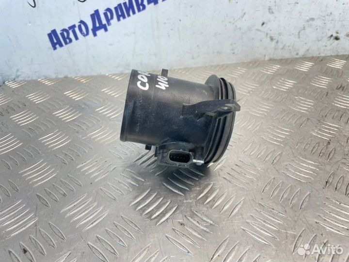 Датчик расхода воздуха Toyota Corolla ZRE151L