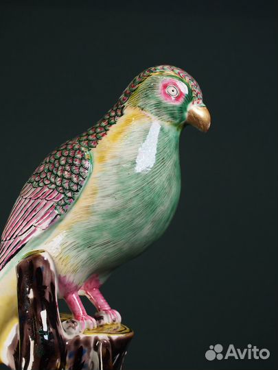 Фарфоровая статуэтка Попугай. Франция