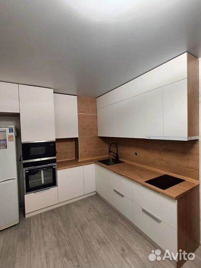 Кухонный гарнитур в наличии