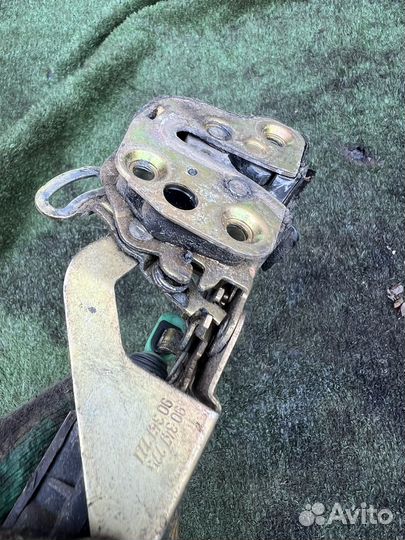 Замок двери передний левый Opel Vectra A