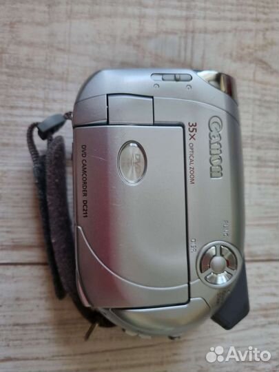 Видеокамера Canon DC211