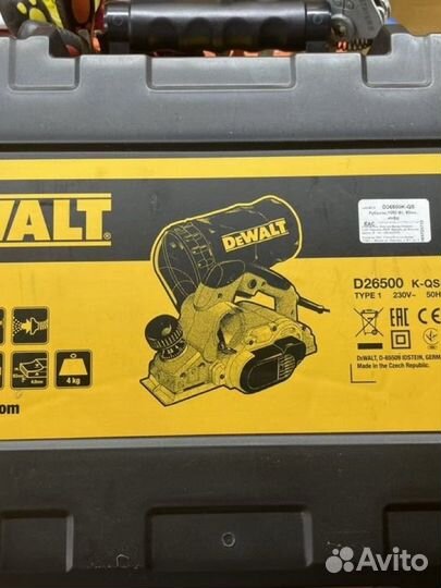 Продам электрорубанок dewalt D26500K