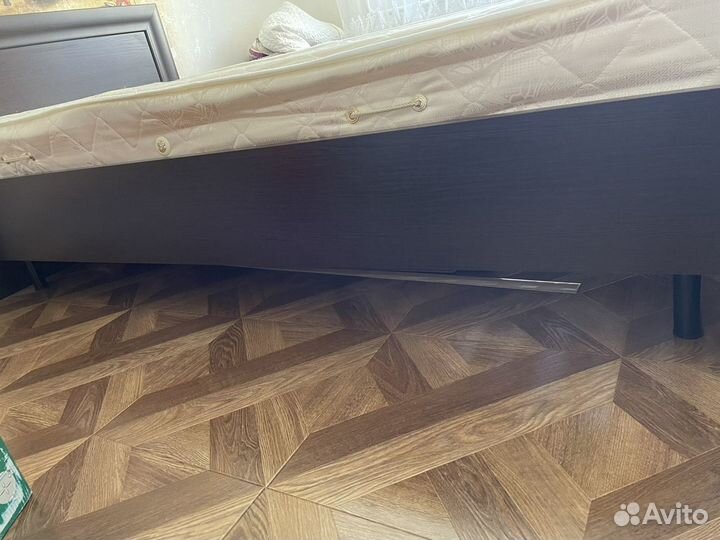Кровать