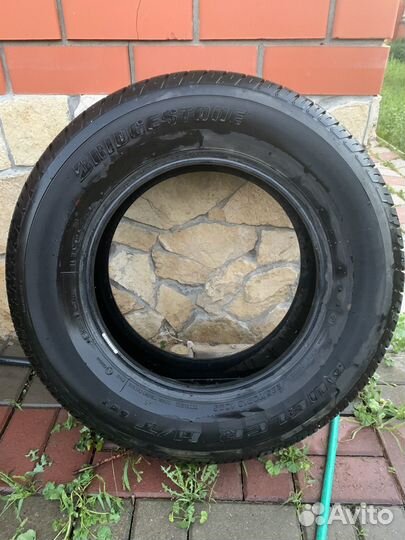 Bridgestone Dueler H/T 687 235/70 R16