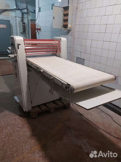 Машина тестораскаточная