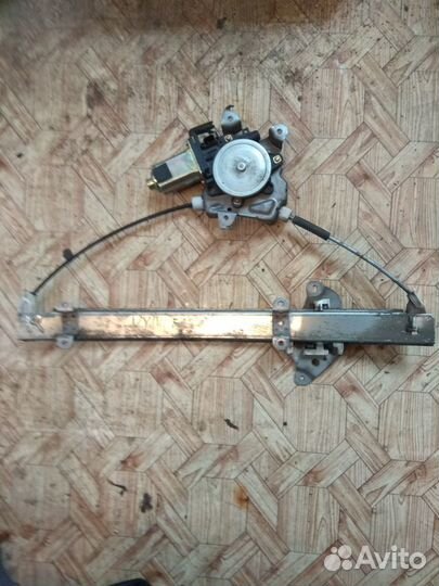 Стеклоподъемник Ниссан ад