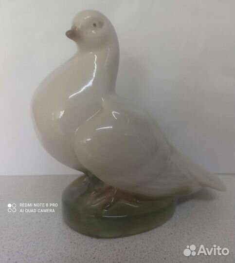 Статуэтка голубь
