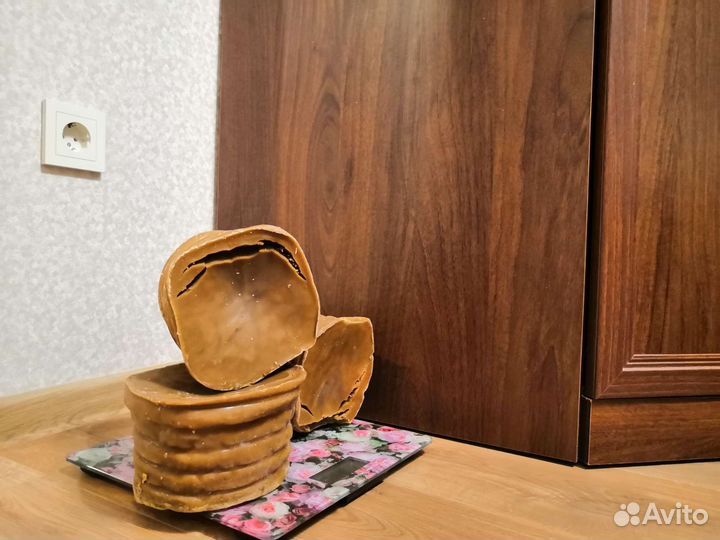 Воск пчелиный