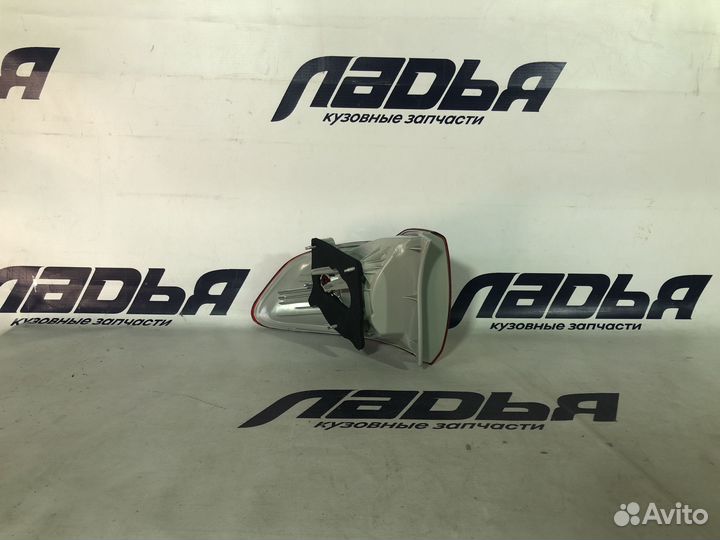 Фонарь Toyota Corolla 10 E150 (2007-2010) внешний