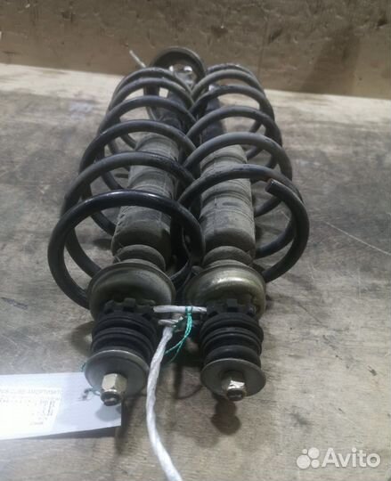 Стойки амортизаторов комплект nissan cube z10