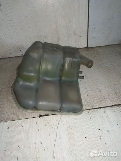 Бачок расширительный Ford Focus 1 седан 1 2001