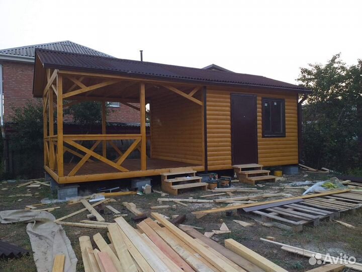 Прораб с бригадой