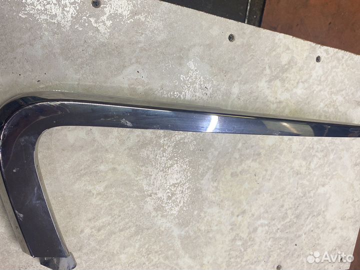 Веста молдинг бампера левый