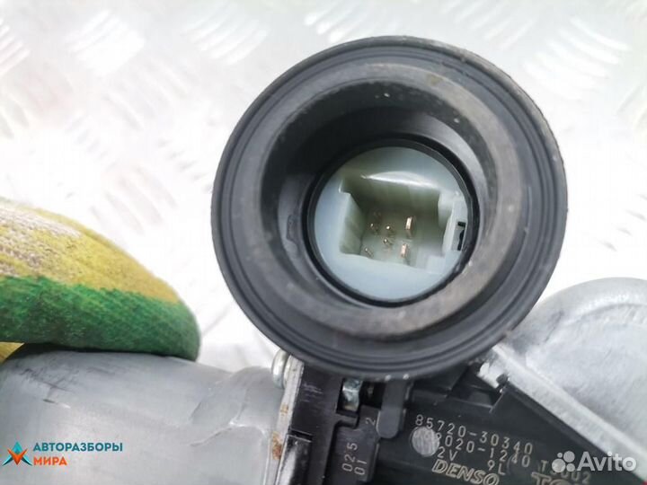 Стеклоподъемник передний левый Toyota Prius 2 2009