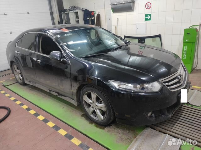 Лобовое стекло Honda Accord 8 (2007-2011)