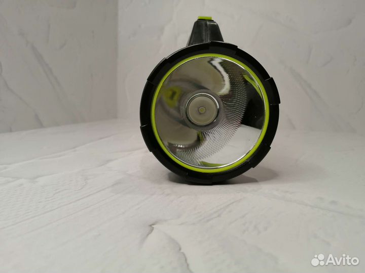 Аккумуляторный фонарь прожектор