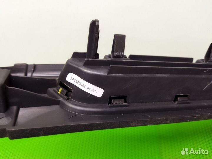 Накладка порога передняя правая Volkswagen Touareg