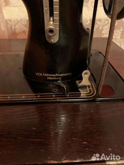 Швейная машина Kohler, с тумбой