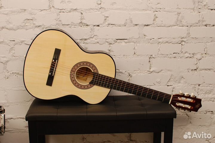 Классическая гитара + Аксессуар