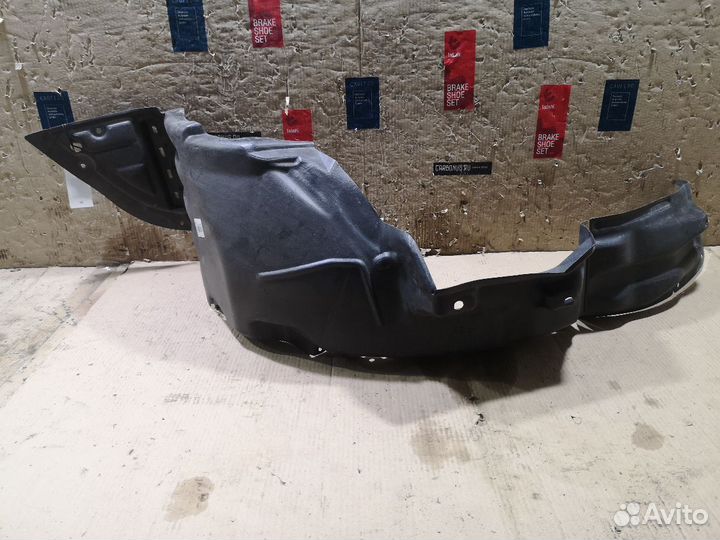 Подкрылок mitsubishi colt Z23A 4A91 MR488991