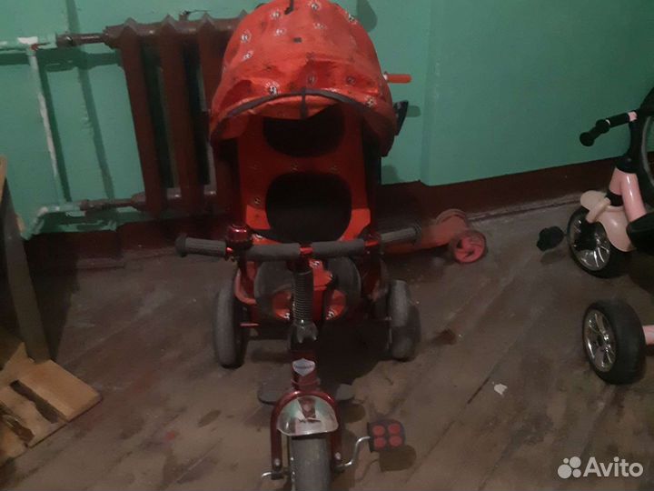 Трехколесный детский велосипед с ручкой бу