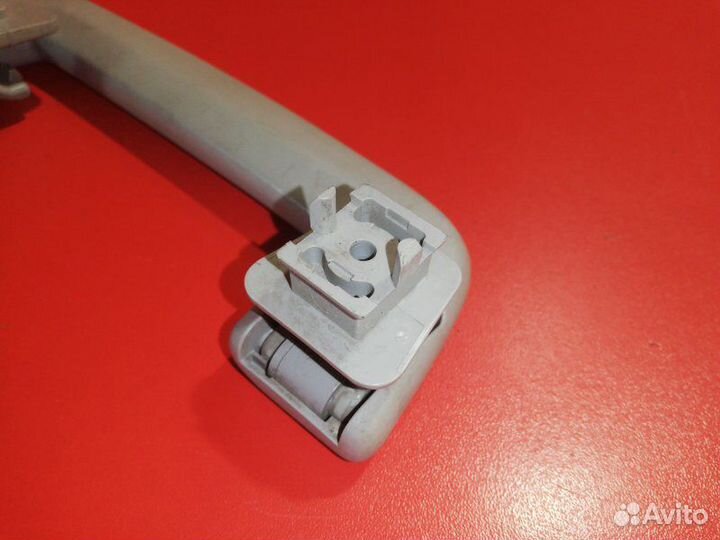 Ручка потолочная внутренняя задняя левая Ford