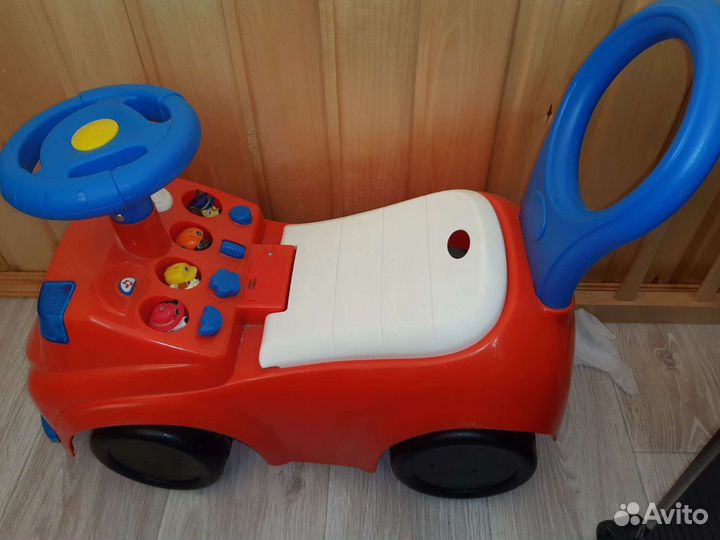 Детская машинка каталка с ручкой
