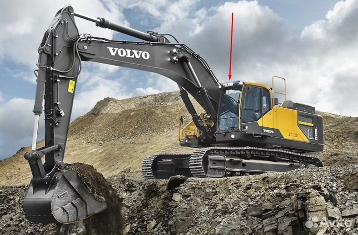Стекло правое у стрелы на экскаватор Volvo EC 480