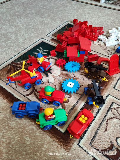 Конструктор bauer больше 365 деталей