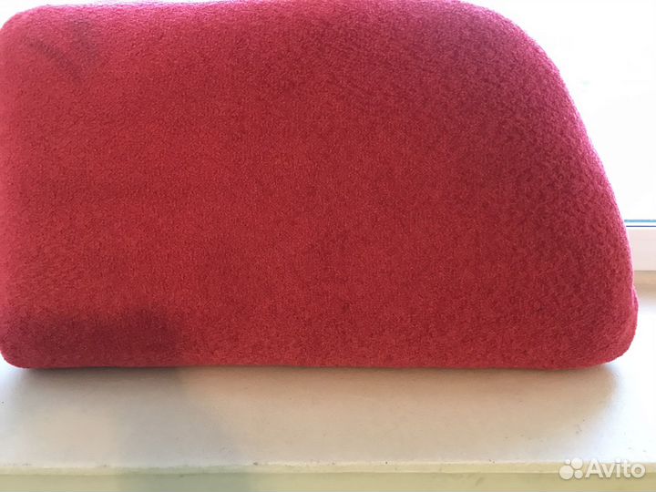 Большая подушка для дивана Красная