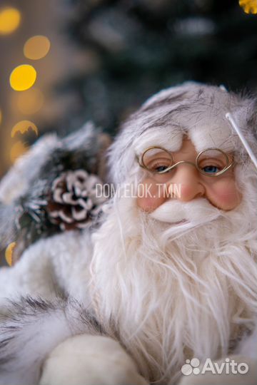 Фигурка Деда мороза под ёлку