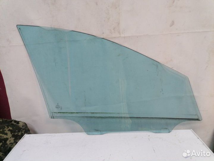 Стекло двери переднее правое Mercedes Benz R