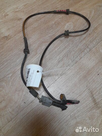 Датчик абс передний правый Nissan Teana J32