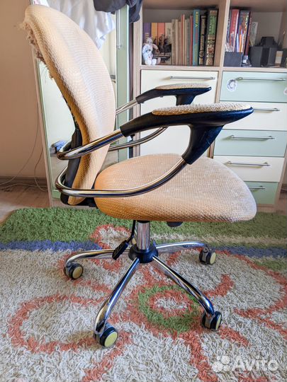 Компьютерное кресло