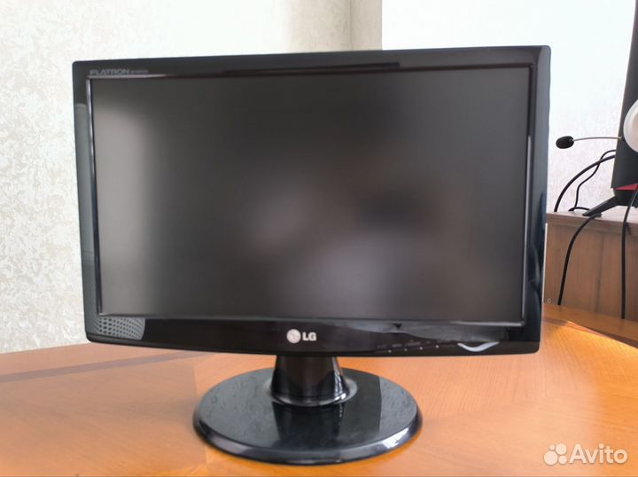 Монитор LG flatron W1943SS