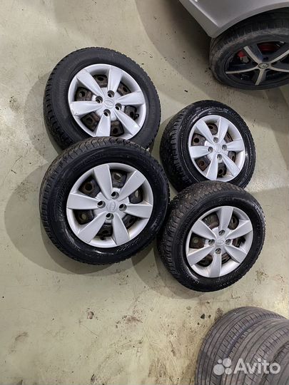 R14 Nokian Tyres Hakkapeliitta 8 185/65, PCD 4x100 DIA 54.1