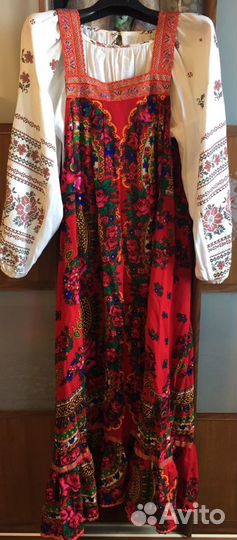 Русско-народный костюм женский